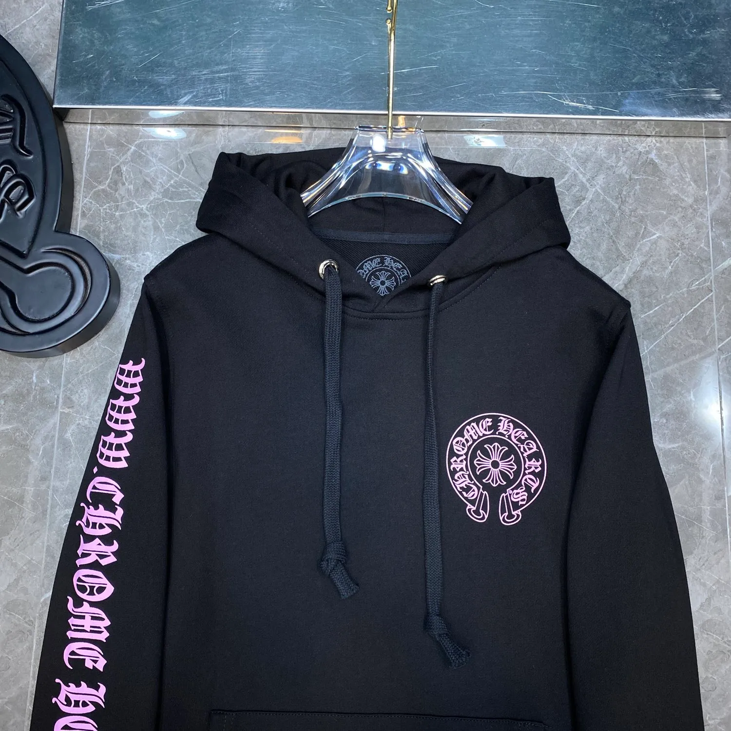 P246 Chrome Hearts Autumn and Winter 2025 simultaneous sale at counters ❤️ Chrome Hearts Sakura Pink Classic Horseshoe Sanskrit Letter Sweatshirt Imported Environmentally Friendly Glue Printing and Dyeing Improved Customized Version 1:1 High-Gram Weight High-Quality Fabric Recommended Color: Black Code Number: S, M, L, XL